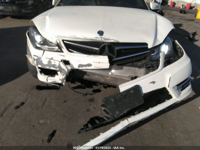 WDDGJ4HB8FG405408 Mercedes-Benz C-Class