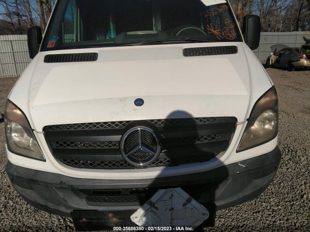 2012 MERCEDES-BENZ SPRINTER CARGO VANS VIN: WD3PE8CB0C5715857
