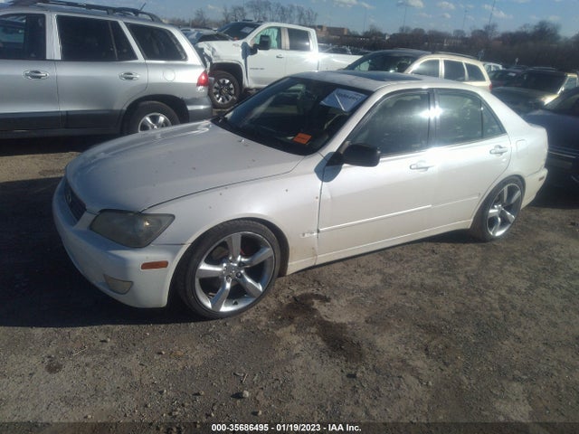 Lexus IS 300 2001 JTHBD182710016124 Image 2
