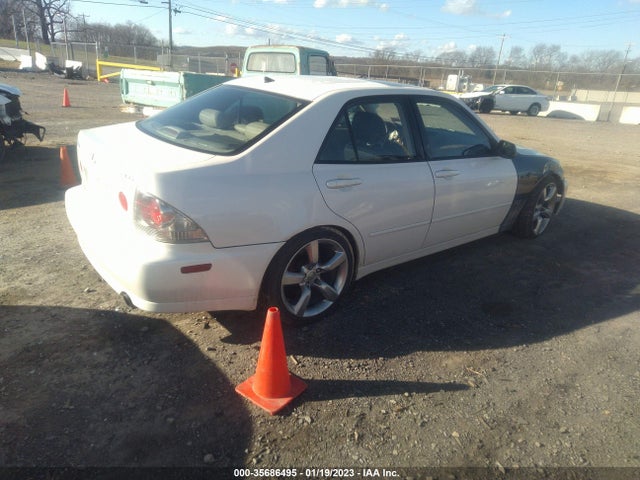 Lexus IS 300 2001 JTHBD182710016124 Image 5