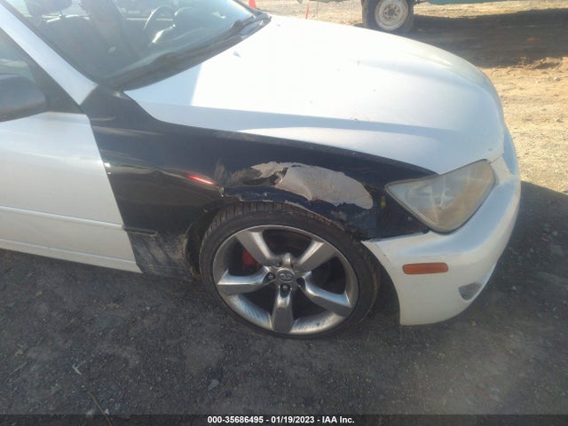 Lexus IS 300 2001 JTHBD182710016124 Image 7