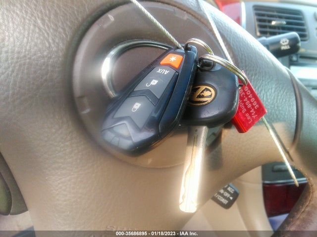 Lexus ES 330 2004 JTHBA30G445008405 Image 3
