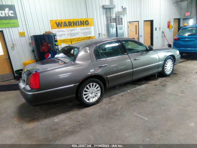 1LNHM82W43Y642116 Lincoln Town Car