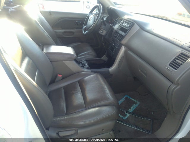 2006 HONDA PILOT EX-L VIN: 5FNYF28556B052232