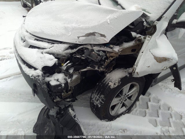 2015 Toyota RAV4, VIN: 2T3RFREV5FW406102