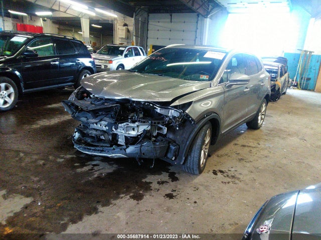 Lincoln MKC 2017 5LMTJ2DH1HUL61143 Image 2