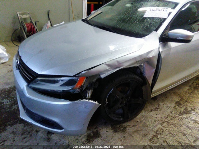 2013 VOLKSWAGEN JETTA SEDAN SE VIN: 3VWDP7AJ2DM281408