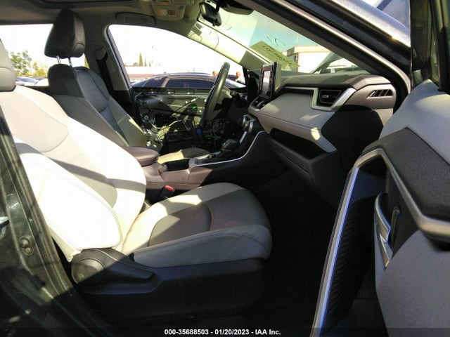 2021 Toyota RAV4, VIN: JTMB6RFV3MD040215