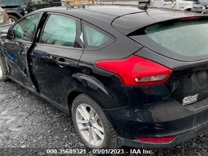 Ford FOCUS SE 2015 1FADP3K25FL352954 Image 3