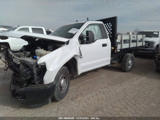 Ford 2019 2019 1FDBF2A65KED13441 Image 2