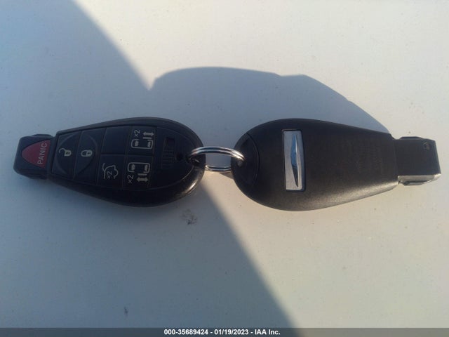 35689424 :رقم المزاد ، 2C4RC1BG0DR674613 vin ، 2013 Chrysler Town & Country Touring مزاد بيع