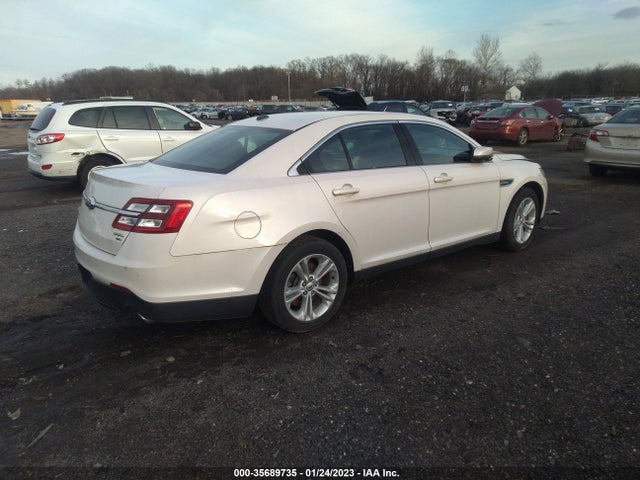 2017 Ford Taurus, VIN: 1FAHP2H82HG137745
