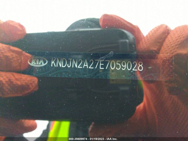 KNDJN2A27E7059028 KIA Soul Base