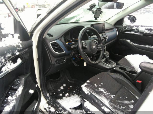 KNDEUCAAXM7158393 KIA SELTOS S