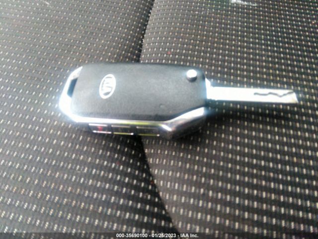 3KPF24AD7KE037215 KIA Forte Lxs