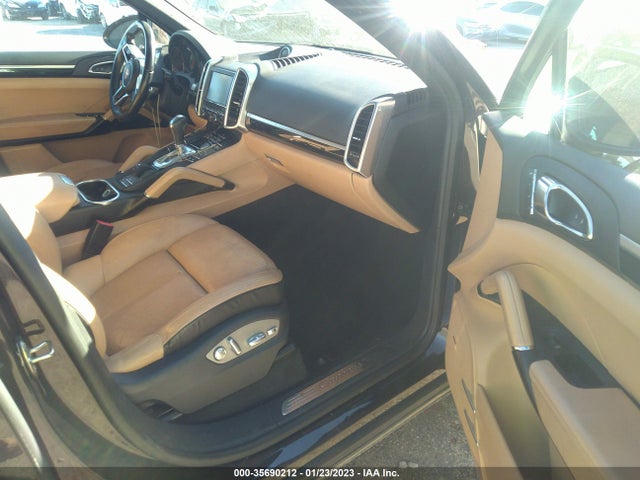 2015 Porsche Cayenne, VIN: WP1AF2A2XFLA41093