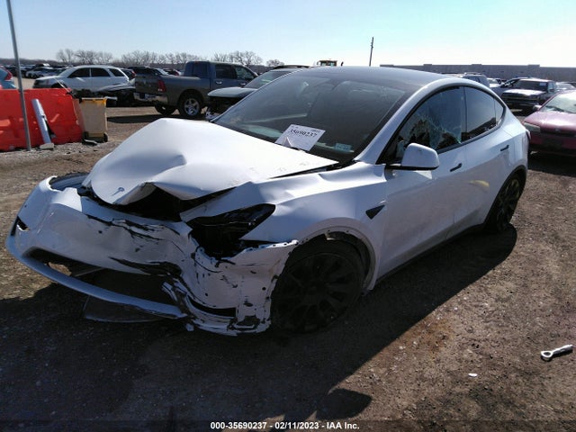 Tesla Model Y Long Range 2021 5YJYGDEE0MF065660 Image 2