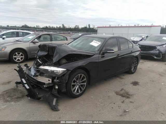 BMW 3 Series 320i 2017 WBA8E1G31HNU16967 Image 2