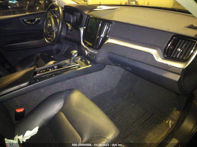 2019 Volvo XC60, VIN: LYV102RK0KB215467