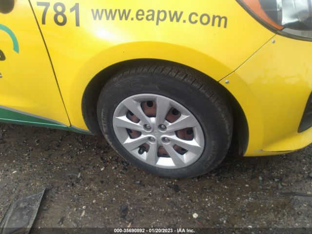 KNADM5A33H6013746 KIA Rio 5-door Lx