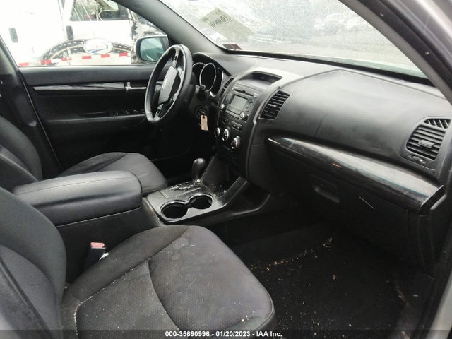 2011 KIA SORENTO LX VIN: 5XYKTDA18BG164768