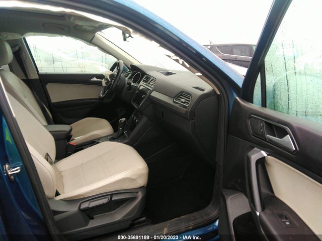 3VV3B7AX9JM015222 Volkswagen Tiguan Sel