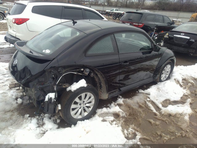 2018 Volkswagen Beetle, VIN: 3VWFD7AT4JM712166