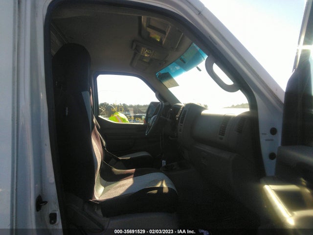 2015 NISSAN NV SV VIN: 1N6BF0KM2FN809032