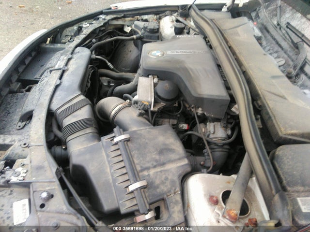 2014 BMW X1, VIN: WBAVM1C58EVW49396