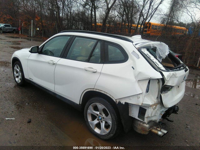 2014 BMW X1, VIN: WBAVM1C58EVW49396