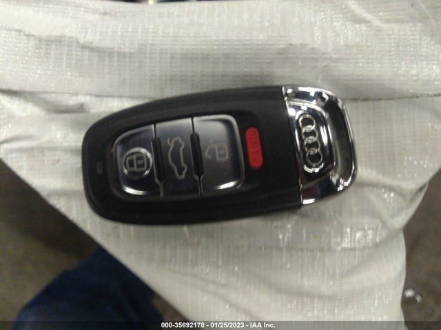 2016 Audi A4, VIN: WAUBFAFL9GN011104