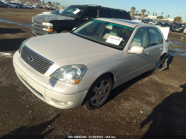 Lexus LS 430 2001 JTHBN30F310043019 Image 2