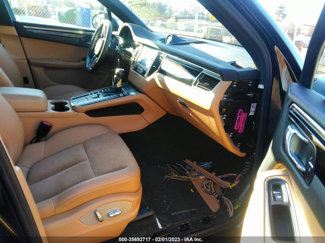 2017 Porsche Macan, VIN: WP1AA2A50HLB82069