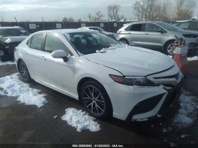 2022 Toyota Camry, VIN: 4T1G11AK4NU617754