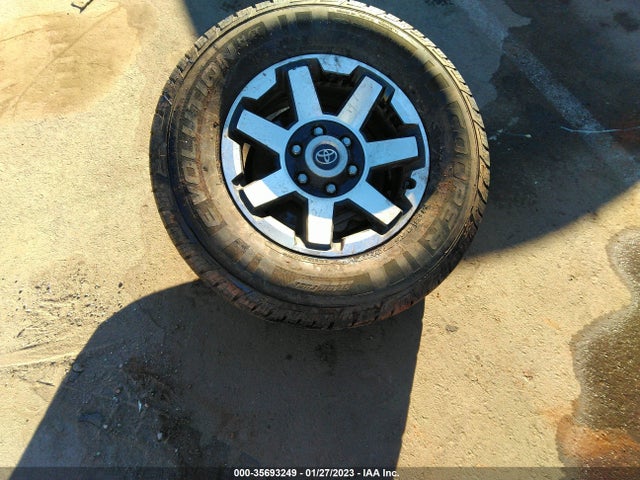 Toyota 4RUNNER SR5 2019 JTEBU5JR5K5678400 Image 11