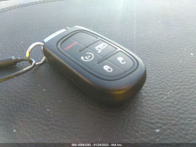 1C4PJMDX1KD330753 Jeep Cherokee Limited