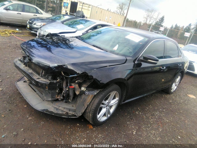 1VWBT7A31EC066173 Volkswagen Passat Se W/sunroof & Nav