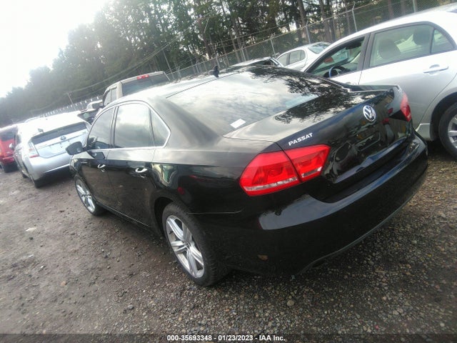 1VWBT7A31EC066173 Volkswagen Passat Se W/sunroof & Nav