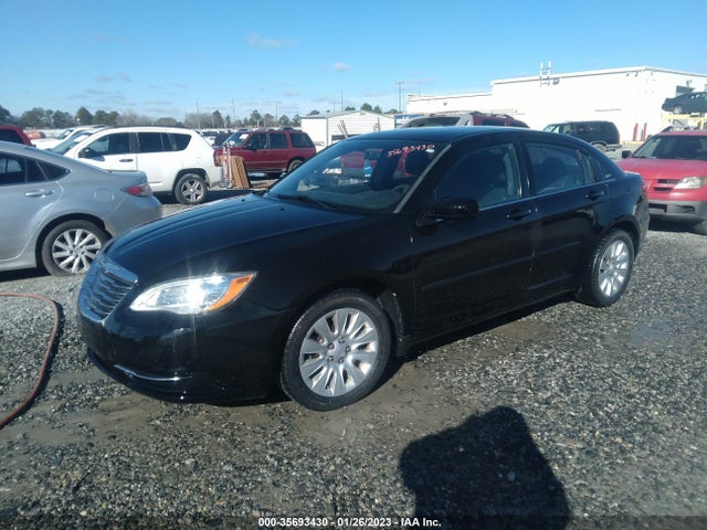 Chrysler 200 LX 2013 1C3CCBAB0DN635670 Image 2
