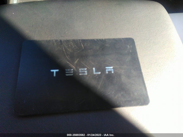 Tesla Model Y Long Range 2021 5YJYGDEE7MF212962 Image 3
