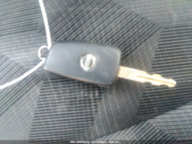 2014 NISSAN ROGUE S VIN: 5N1AT2MV7EC759114
