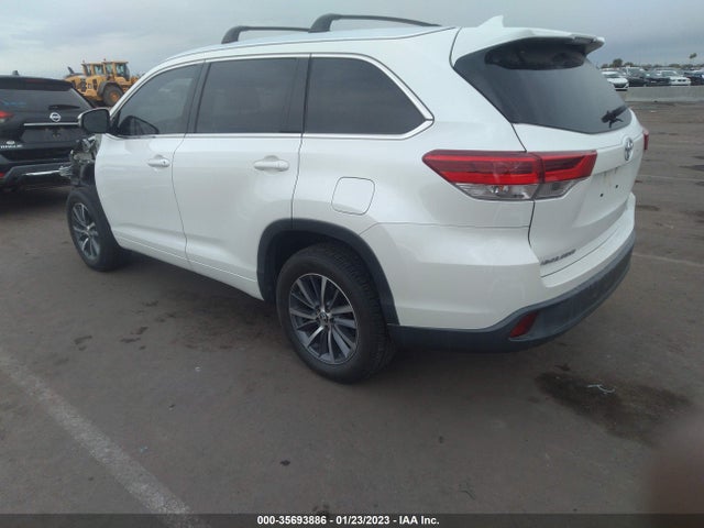 2017 Toyota Highlander, VIN: 5TDKZRFH4HS217740