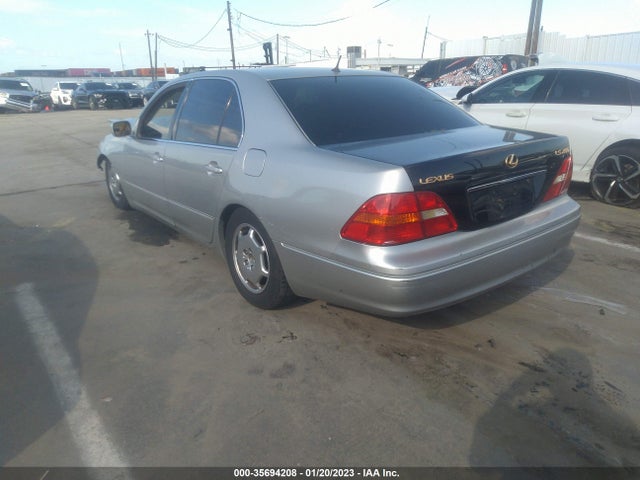 Lexus LS 430 2002 JTHBN30F420067699 Image 4