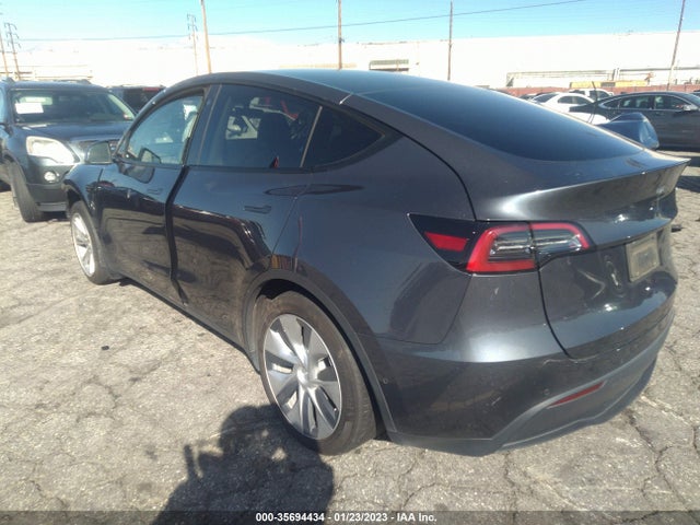 Tesla Model Y 2021 5YJYGDEE3MF213591 Image 3