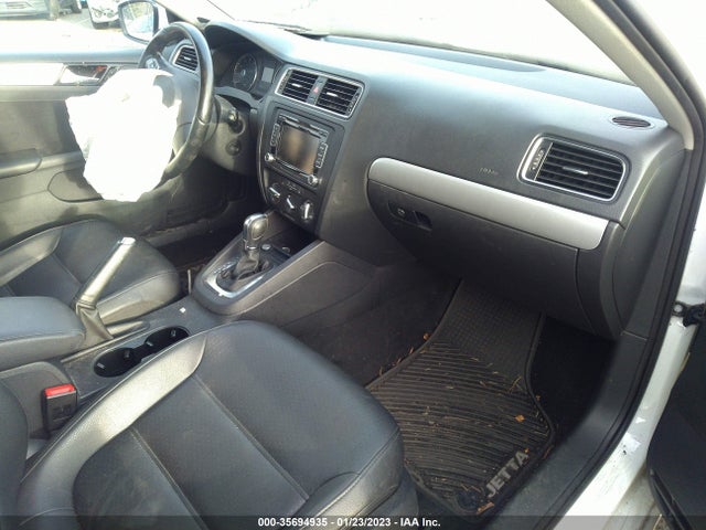 2014 VOLKSWAGEN JETTA SEDAN SE VIN: 3VWD17AJXEM350669