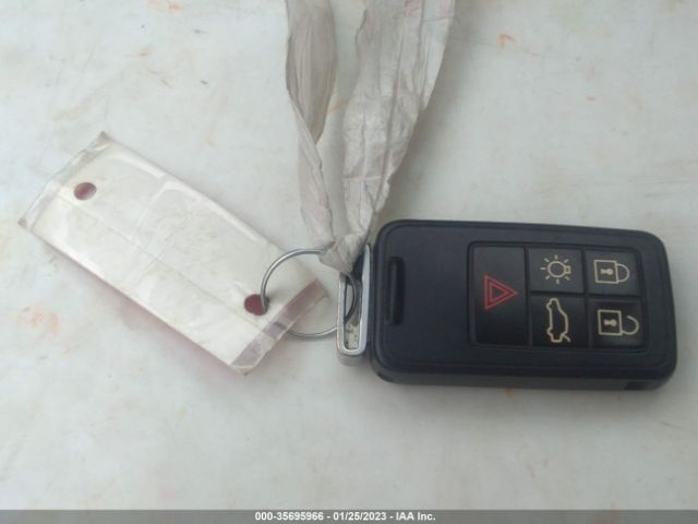 YV4BZ982181004781 Volvo XC70