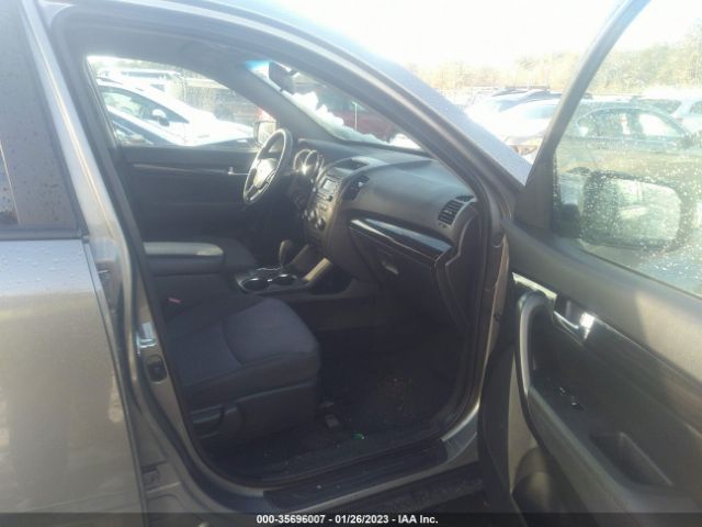 5XYKTDA26DG400135 KIA SORENTO LX