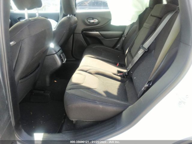 1C4PJLCB4KD370132 Jeep Cherokee Latitude