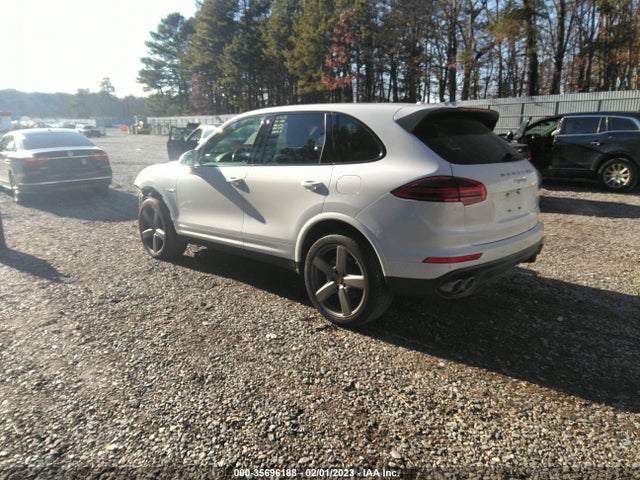2018 Porsche Cayenne, VIN: WP1AE2A29JLA72119