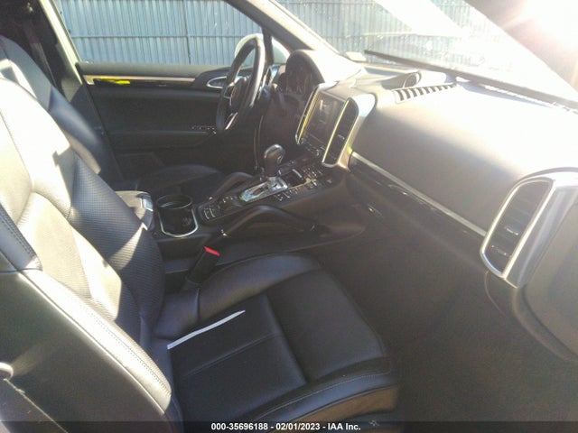 2018 Porsche Cayenne, VIN: WP1AE2A29JLA72119